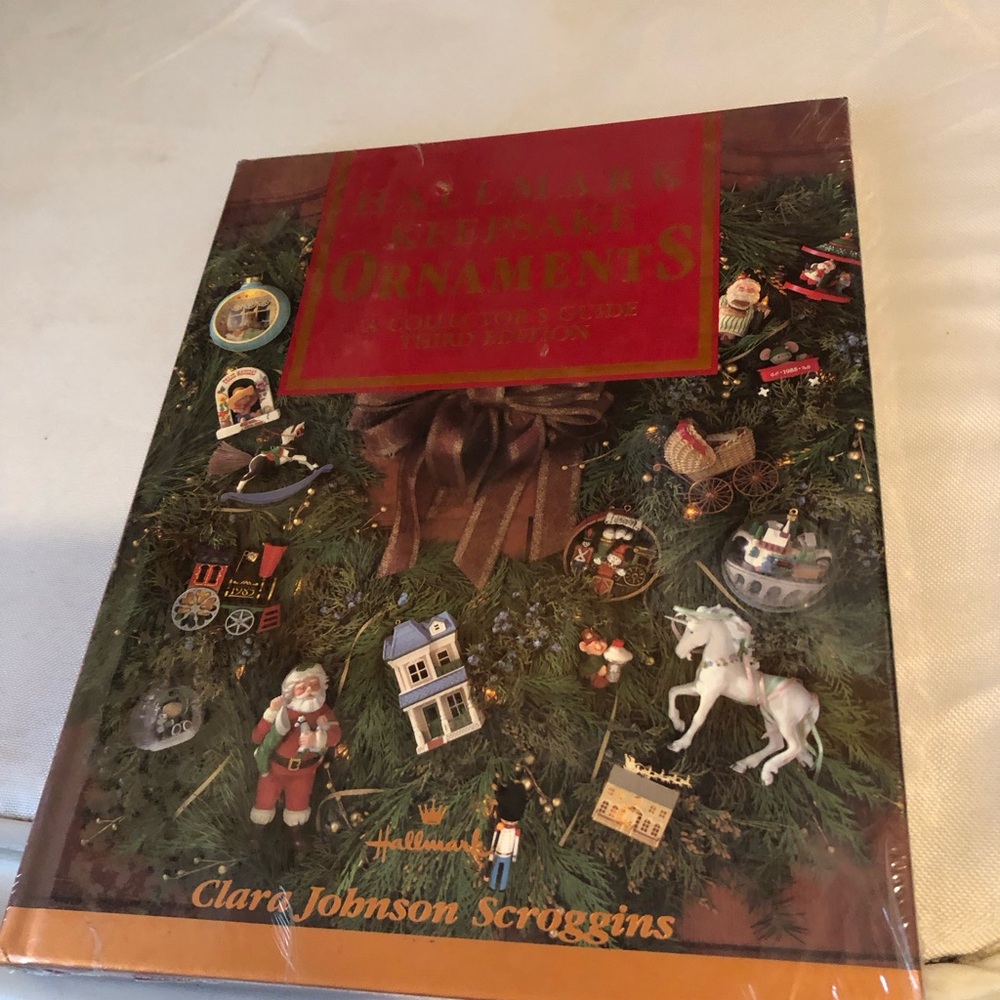🎄Hallmark Keepsake Ornaments Collector’s Guide - 46A $30 or $25 w/offer
